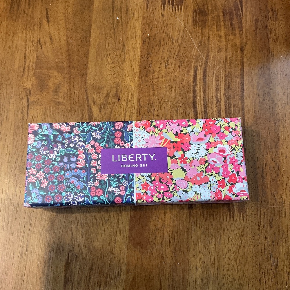 Liberty domino set